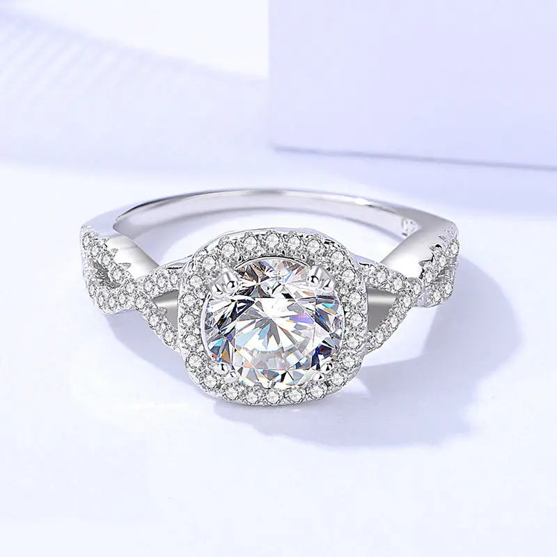 Women's Stylish Round Moissanite Ring CJDropshipping